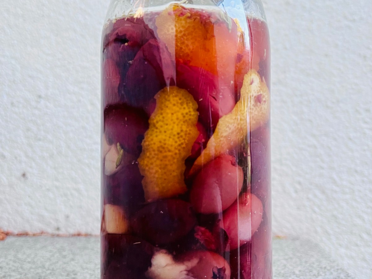 Marchelaisittain maustetut oliivit